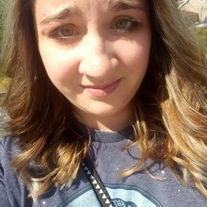 Meet your Posher, Dakota